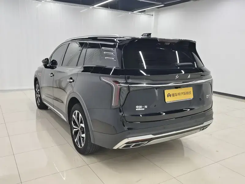 2023 Hongqi HS7 с пробегом 25 700 км