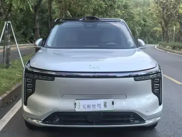 2026 IM Motors (Zhiji) LS9 с пробегом 11 000 км