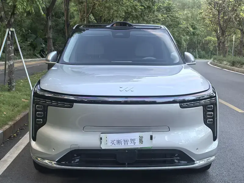 2026 IM Motors (Zhiji) LS9 с пробегом 11 000 км