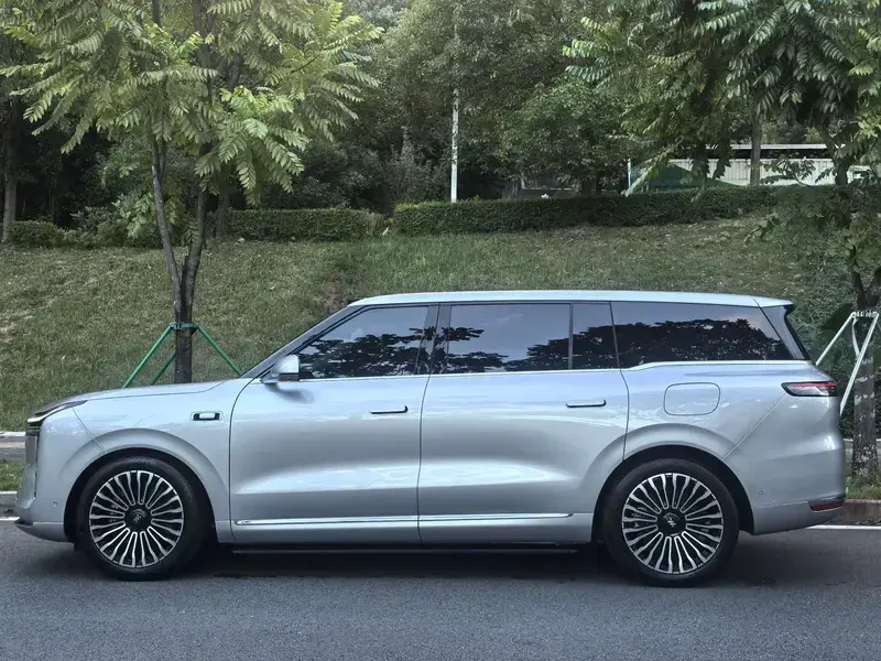 2026 IM Motors (Zhiji) LS9 с пробегом 11 000 км