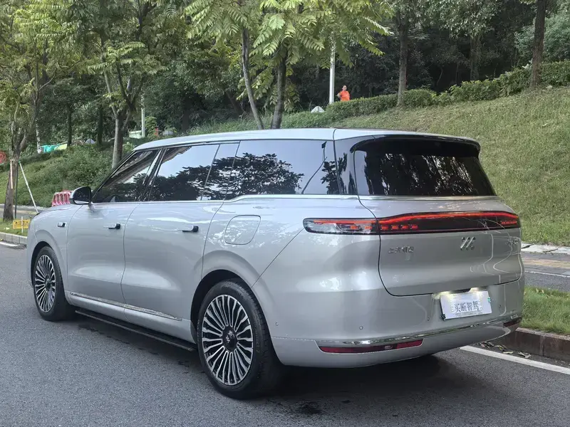 2026 IM Motors (Zhiji) LS9 с пробегом 11 000 км