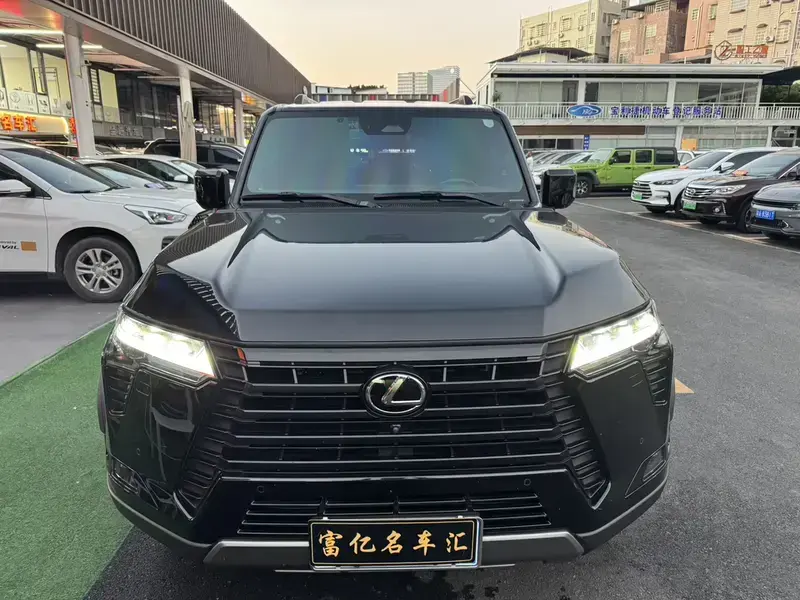 2024 Lexus GX с пробегом 75 000 км