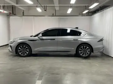 2025 Lincoln Z с пробегом 33 400 км