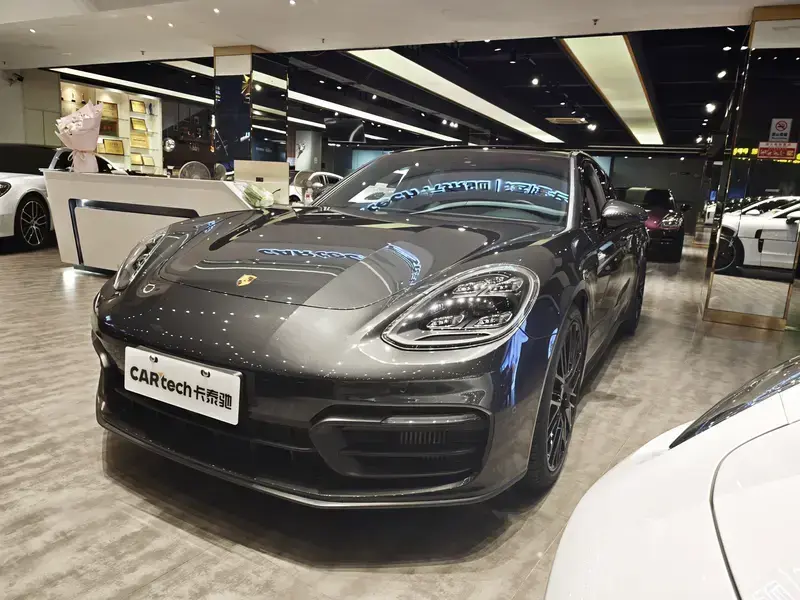 2023 Porsche Panamera с пробегом 22 000 км