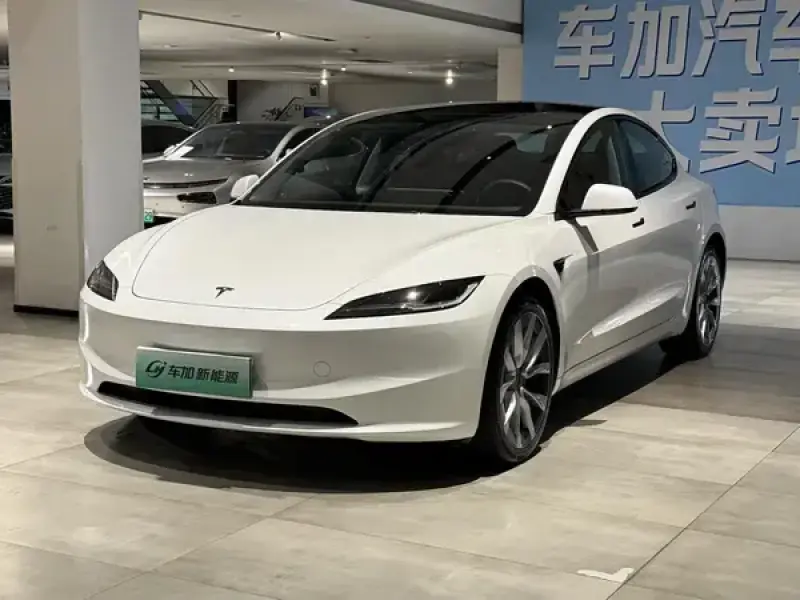 2023 Tesla Model 3 с пробегом 52 100 км