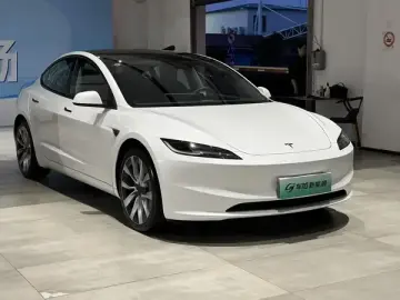 2023 Tesla Model 3 с пробегом 52 100 км
