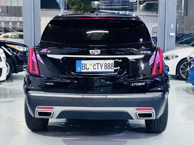 2022 Cadillac XT5 с пробегом 34 000 км