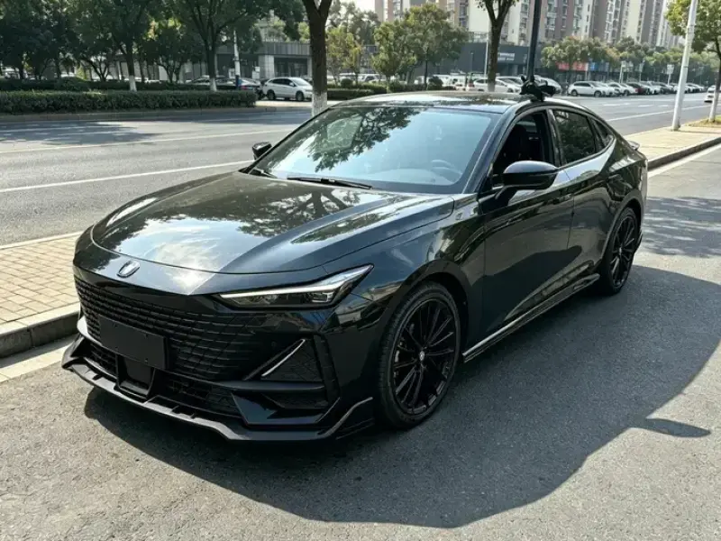 2023 Changan UNI-V с пробегом 26 000 км