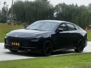 2022 Changan UNI-V с пробегом 42 000 км