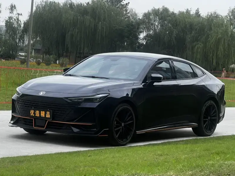 2022 Changan UNI-V с пробегом 42 000 км