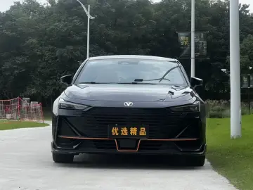 2022 Changan UNI-V с пробегом 42 000 км