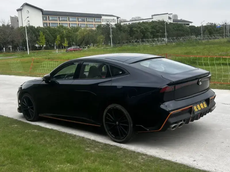 2022 Changan UNI-V с пробегом 42 000 км