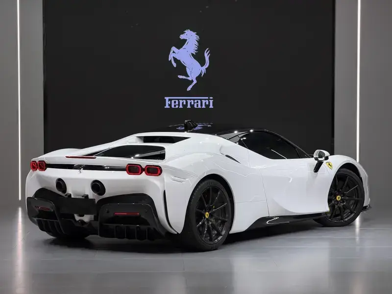 2019 Ferrari SF90 с пробегом 12 700 км