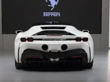 2019 Ferrari SF90 с пробегом 12 700 км