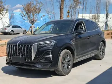 2023 Hongqi HS5 с пробегом 33 000 км