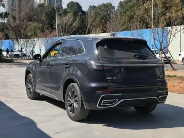 2023 Hongqi HS5 с пробегом 33 000 км