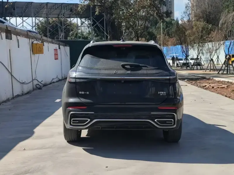 2023 Hongqi HS5 с пробегом 33 000 км