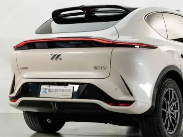 2024 IM Motors (Zhiji) LS7 с пробегом 100 км