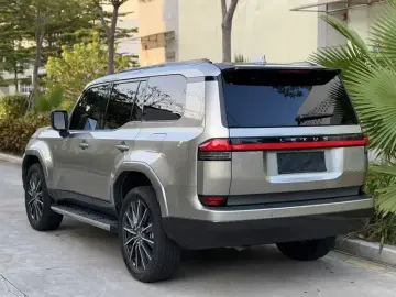 2024 Lexus GX с пробегом 20 000 км