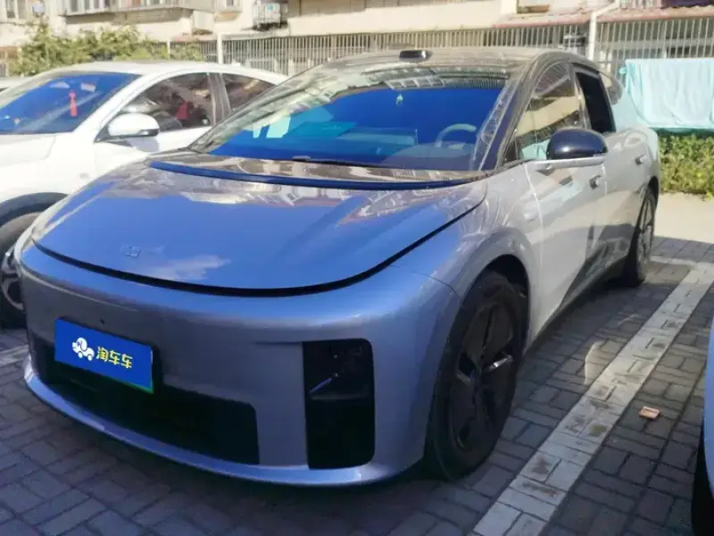 2025 Li Auto (Lixiang) i6 с пробегом 7 000 км
