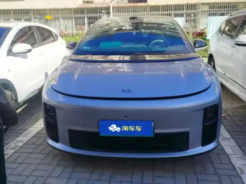 2025 Li Auto (Lixiang) i6 с пробегом 7 000 км