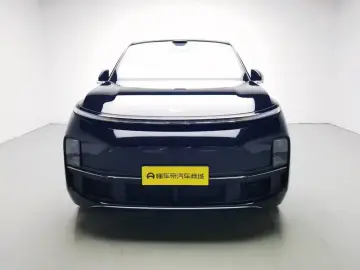 2025 Li Auto (Lixiang) L8 с пробегом 12 300 км