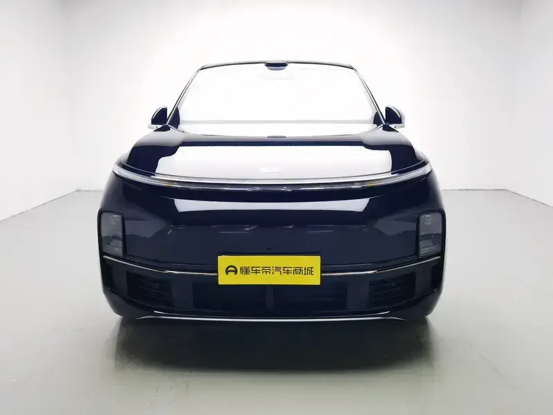 2025 Li Auto (Lixiang) L8 с пробегом 12 300 км