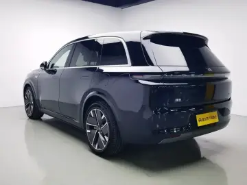2025 Li Auto (Lixiang) L8 с пробегом 12 300 км