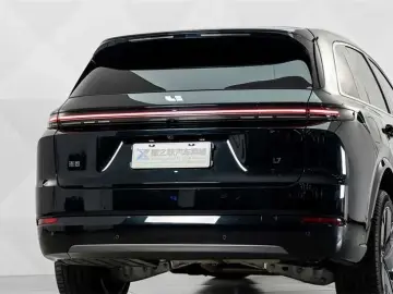 2025 Li Auto (Lixiang) L7 с пробегом 9 000 км
