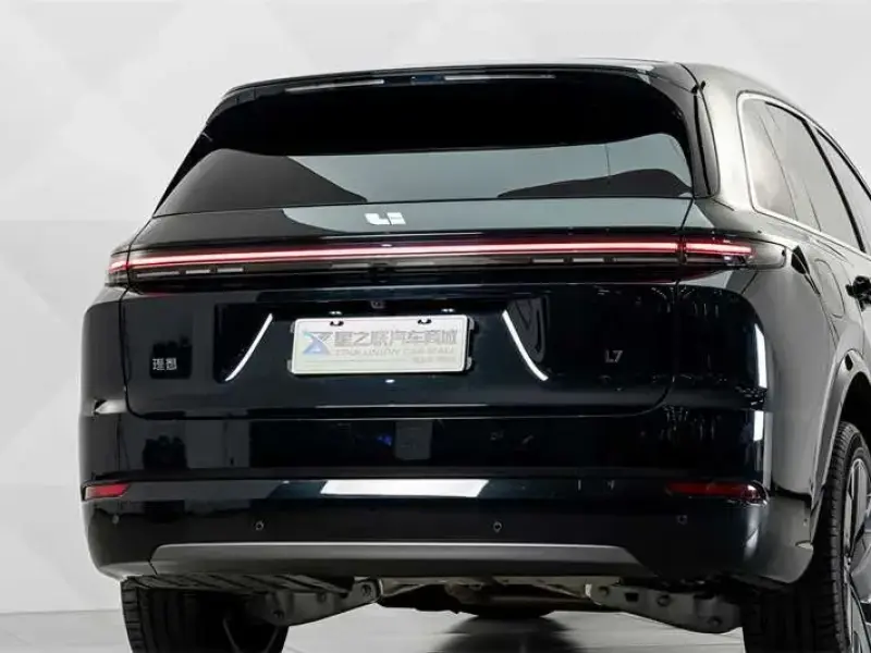 2025 Li Auto (Lixiang) L7 с пробегом 9 000 км