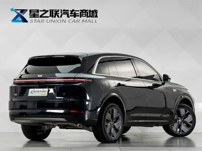 2025 Li Auto (Lixiang) L7 с пробегом 9 000 км