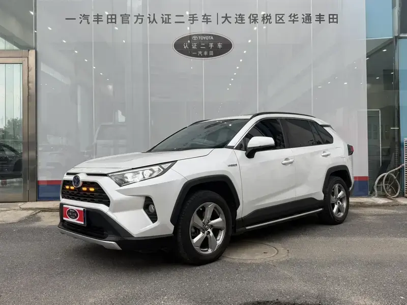 2021 Toyota RAV4 с пробегом 119 300 км
