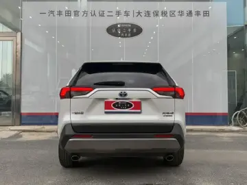 2021 Toyota RAV4 с пробегом 119 300 км