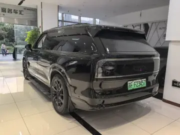 2025 Zeekr 9X с пробегом 9 800 км