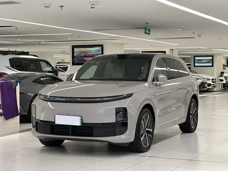2024 Li Auto (Lixiang) L6 с пробегом 29 000 км