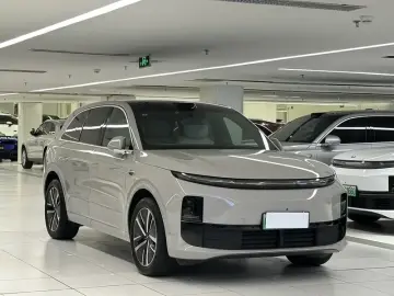 2024 Li Auto (Lixiang) L6 с пробегом 29 000 км