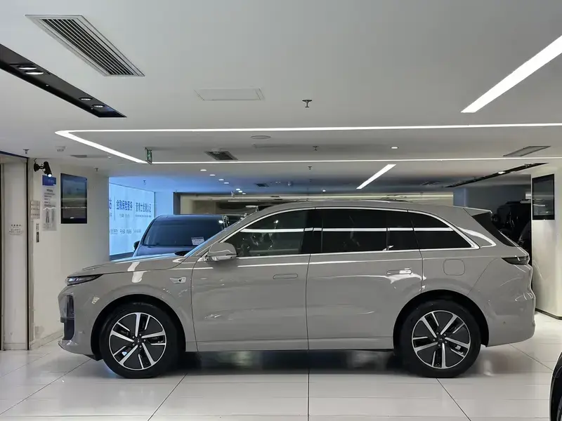 2024 Li Auto (Lixiang) L6 с пробегом 29 000 км