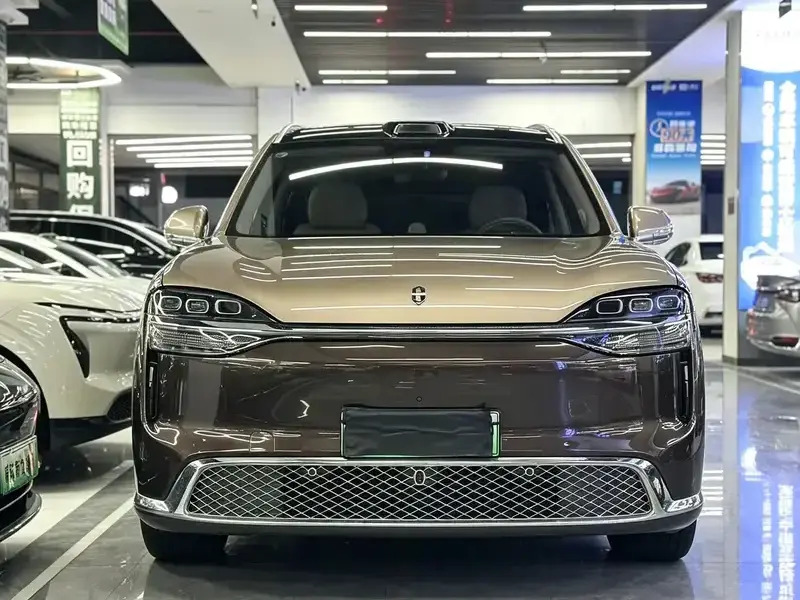 2026 Aito M9 с пробегом 4 000 км