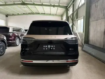 2026 Aito M9 с пробегом 100 км