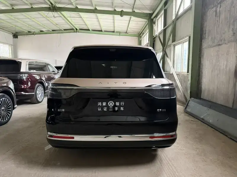 2026 Aito M9 с пробегом 100 км
