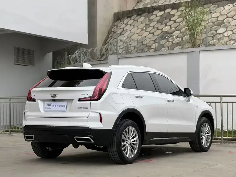 2024 Cadillac XT4 с пробегом 56 000 км