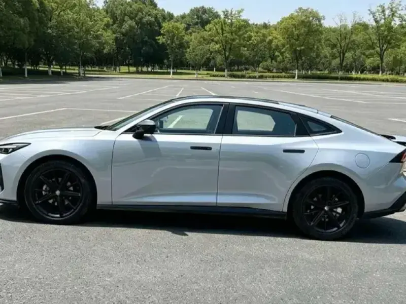 2022 Changan UNI-V с пробегом 56 000 км