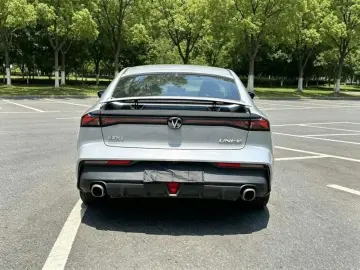 2022 Changan UNI-V с пробегом 56 000 км