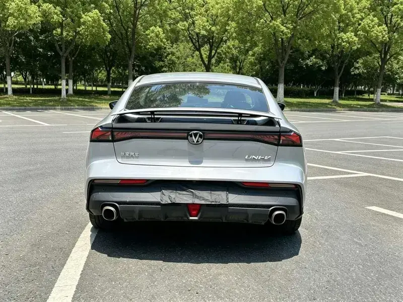 2022 Changan UNI-V с пробегом 56 000 км