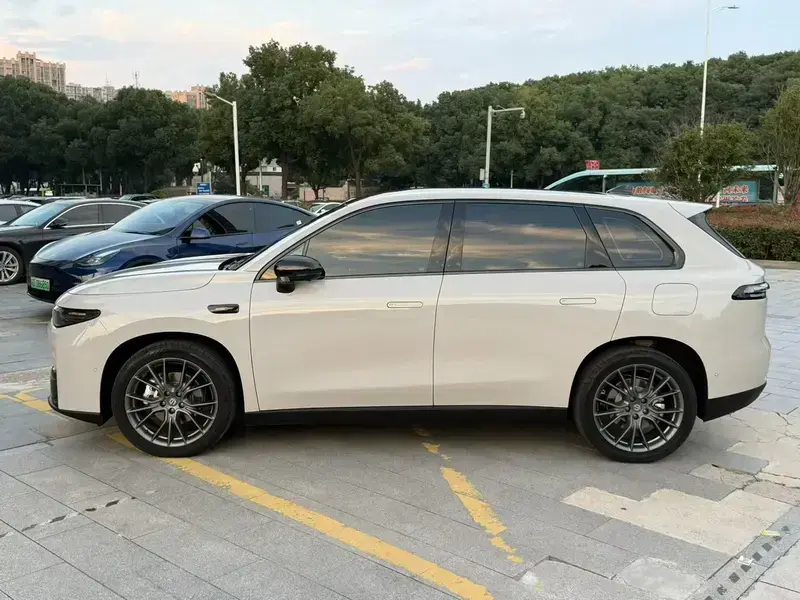 2024 Leapmotor C10 с пробегом 39 000 км