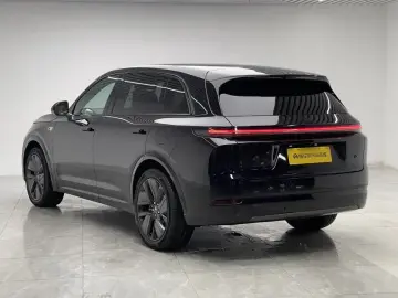 2024 Li Auto (Lixiang) L7 с пробегом 24 300 км