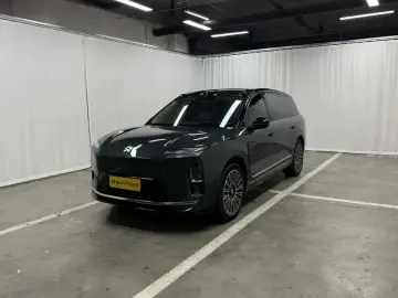 Nio ES8