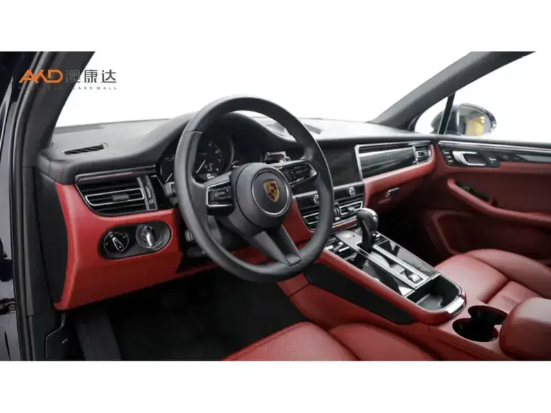 2023 Porsche Macan с пробегом 24 700 км