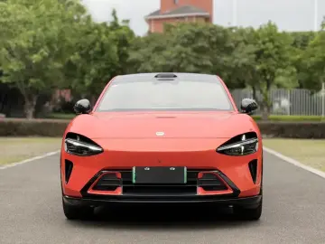 2025 Xiaomi YU7 с пробегом 5 000 км
