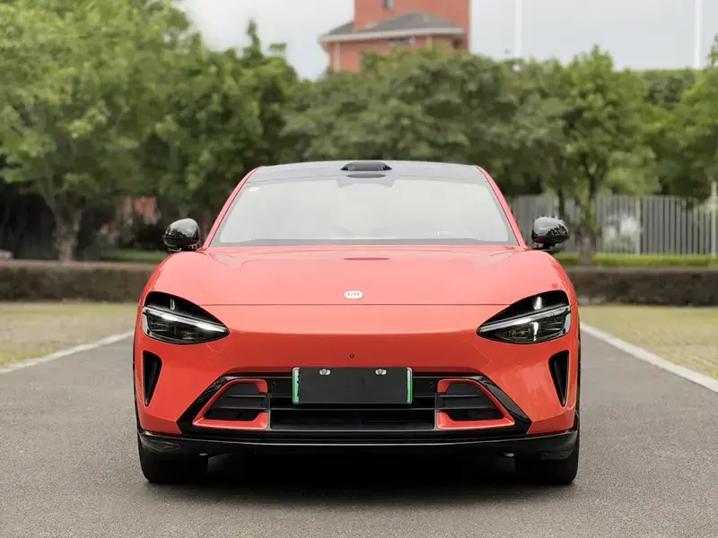 2025 Xiaomi YU7 с пробегом 5 000 км